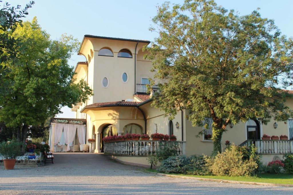 Villa Belvedere 1849 Misano di Gera dʼAdda Dış mekan fotoğraf